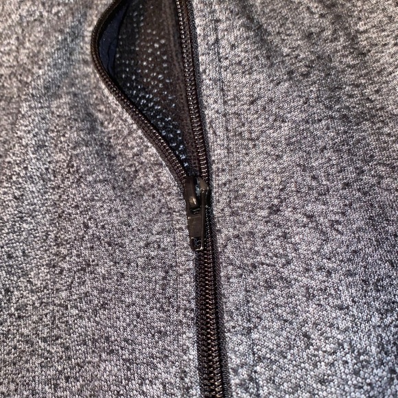 Vimmia zip up- fits oversized - Picture 2 of 4